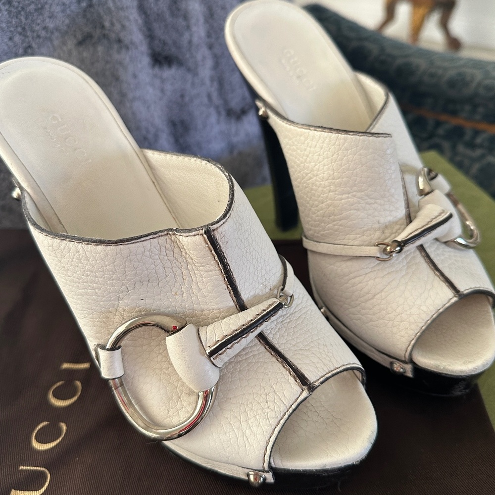 NWOT GUCCI HEELS - Picture 4 of 7